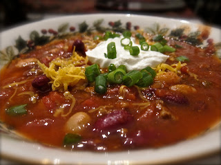 This is the easiest and most delicious chili recipe you'll ever find. It is so full of flavor that you won't believe it's guilt-free! #womenlivingwell #easyrecipe #chili #lunch