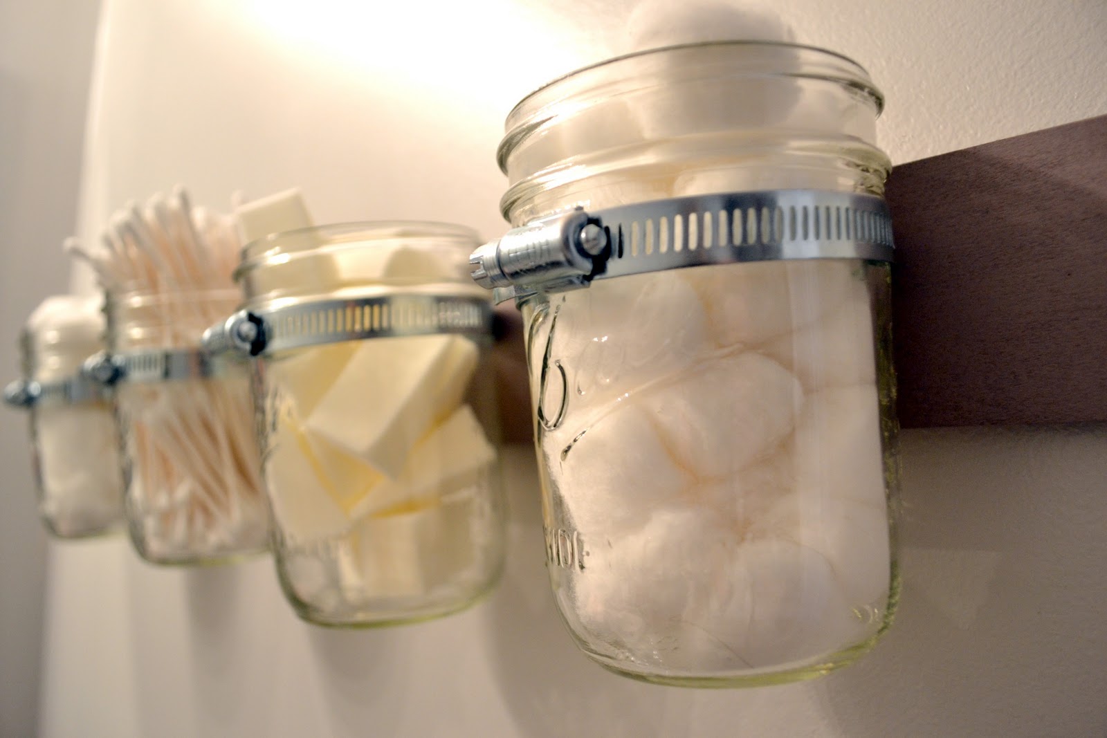 How to Make a DIY Mason Jar Organizer for Bathroom - TheDIYPlan