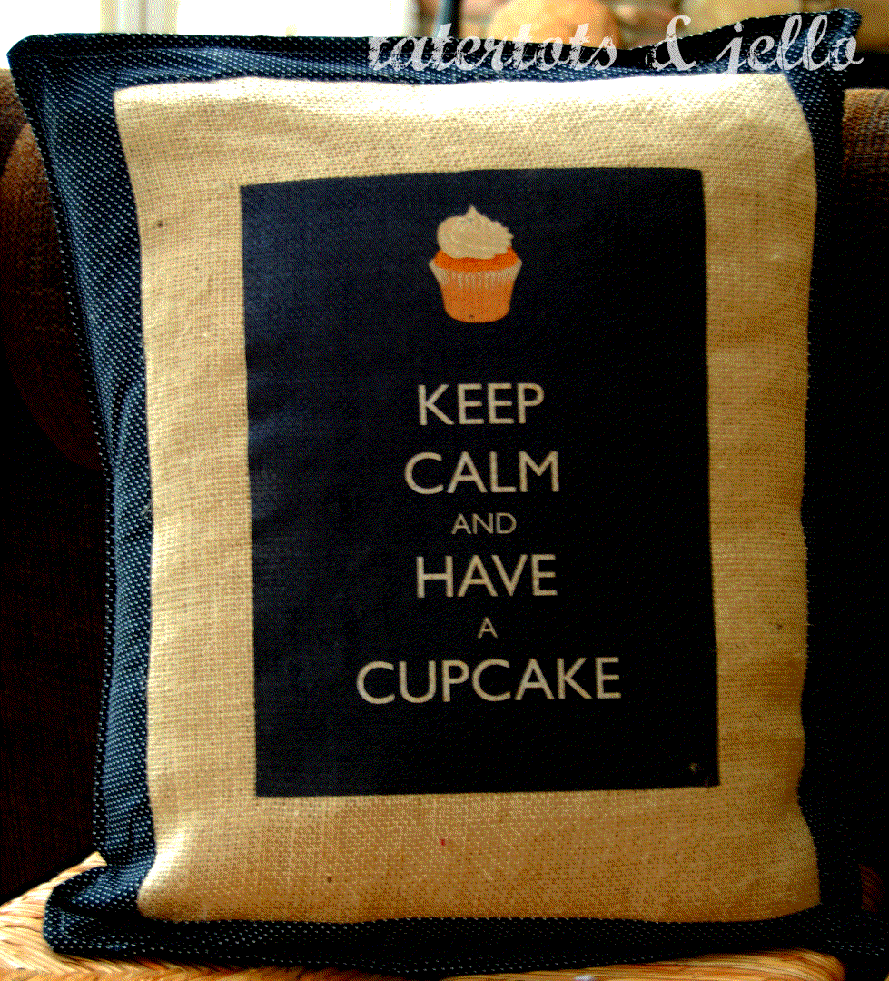 [cupcake+pillow.gif]