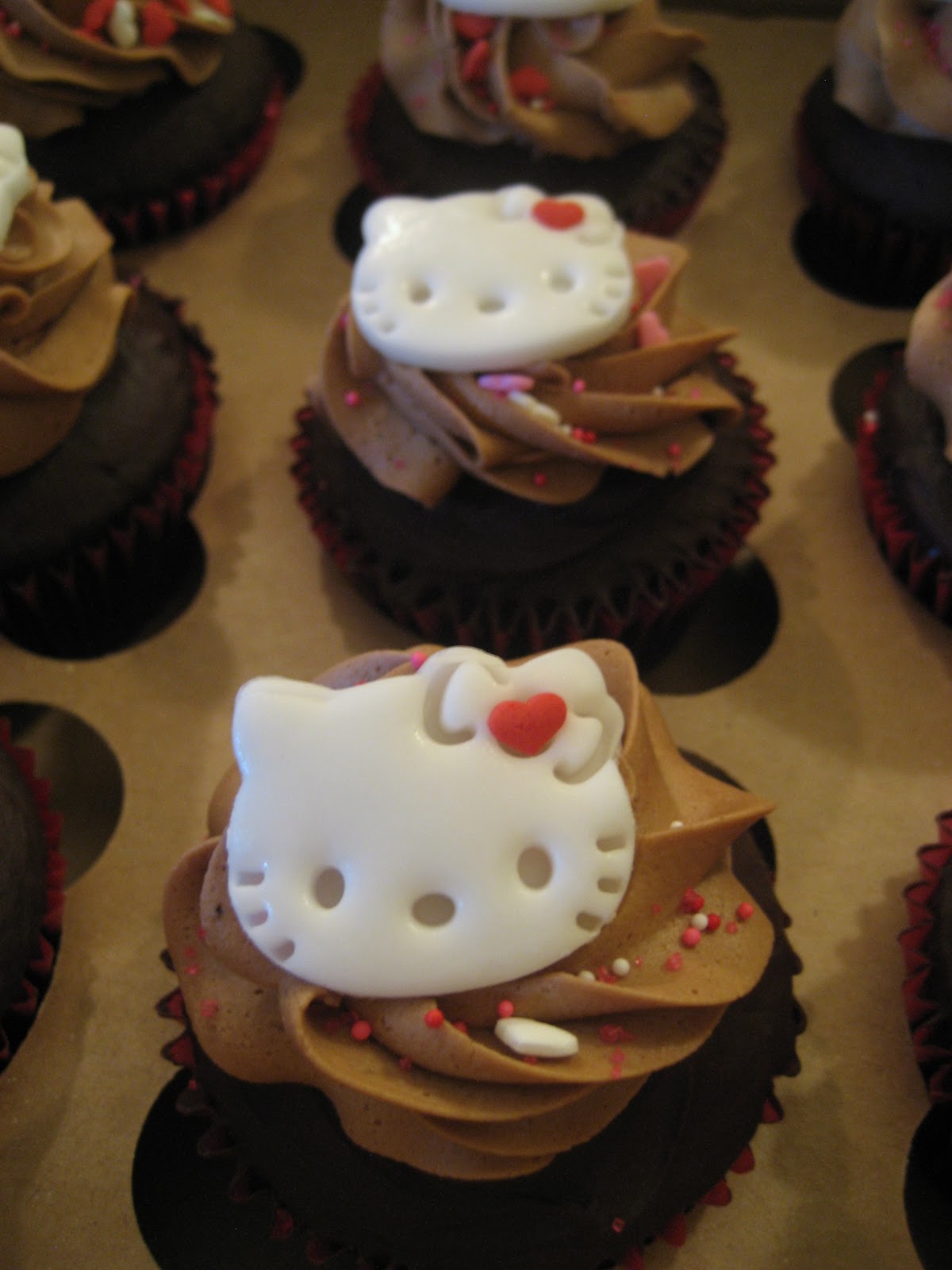 Sweet Elites Vegan Cupcakes: Hello Kitty Cupcakes!!!