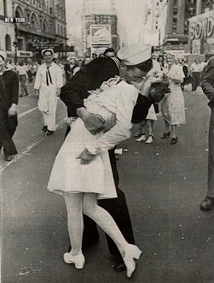 life magazine photographer alfred eisenstaedt. life magazine photographer alfred eisenstaedt.