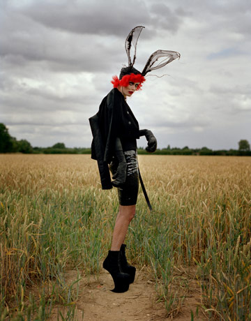 [tim-burton-fashion-1009-06-de.jpg]