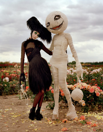 [tim-burton-fashion-1009-11-de.jpg]