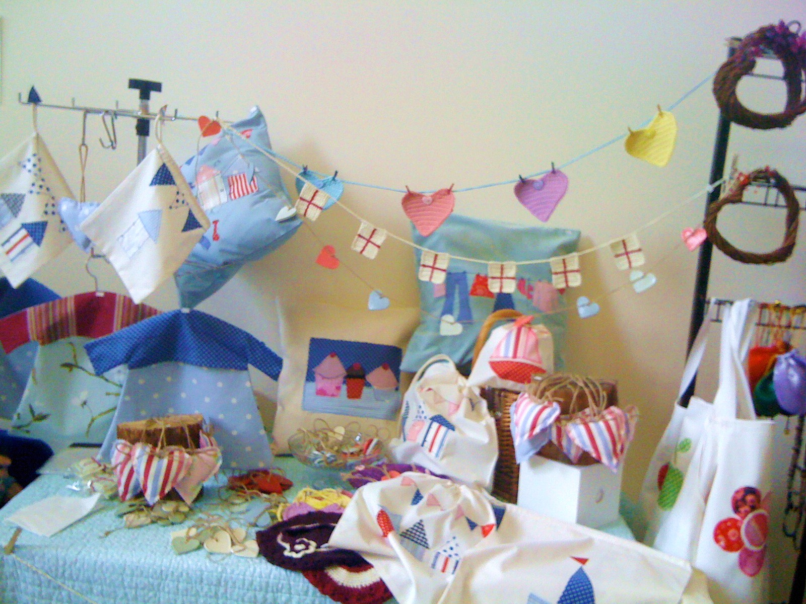 The Craft Hub: The Craft Hub Summer Fair Exeter Castle 19th June 2010 ...