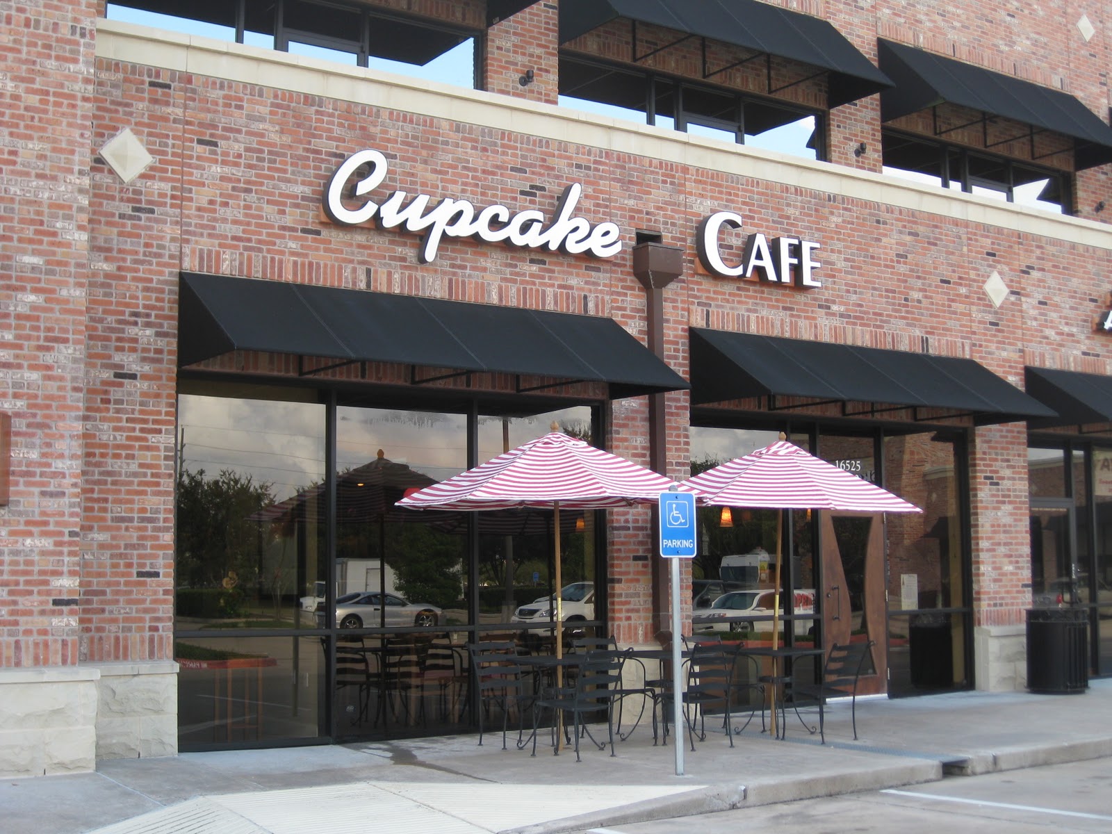 Devour Houston: Cupcake Cafe - Sugar Land
