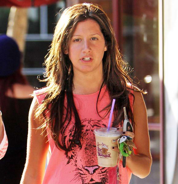 If Ashley Tisdale filled in her eyebrows with pencil, it would really make ...