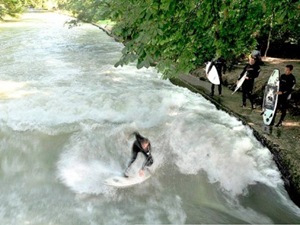 river-surfing-07