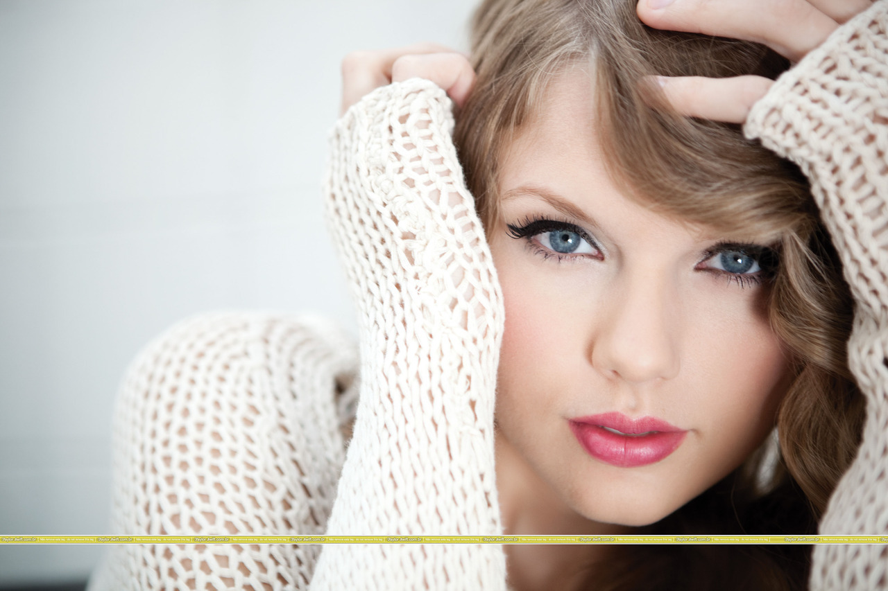 http://1.bp.blogspot.com/_O0v1GNzrYvA/TRyiK-EL6LI/AAAAAAAABbQ/B1-cMrepEGM/s1600/Taylor-Swift-Speak-Now-Photoshoot-taylor-swift-15628623-1280-853.jpg