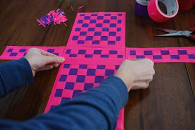 how to make duct tape woven purse