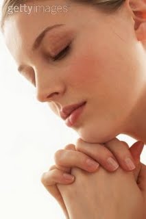 Quando os joelhos se dobram: O valor da intercessão materna