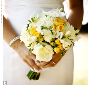 Something Old and New, Borrowed and... GREEN!: Flowers I liked on The Knot