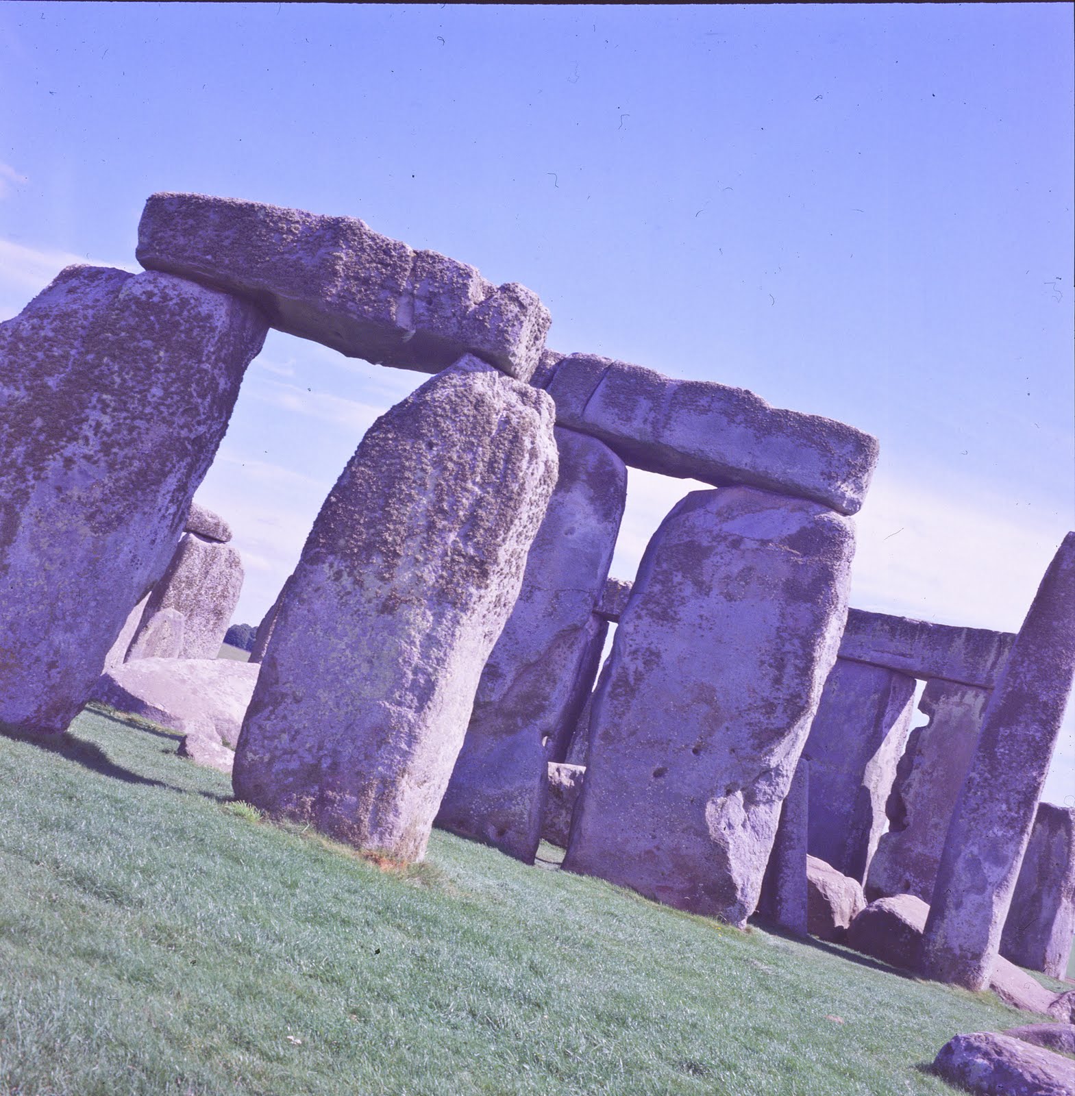 [stonehenge+120.jpg]