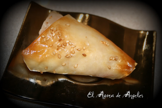  BRIOUATS DE VERDURA Y QUESO DE CABRA 