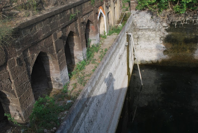 Adilshahi wells (3)