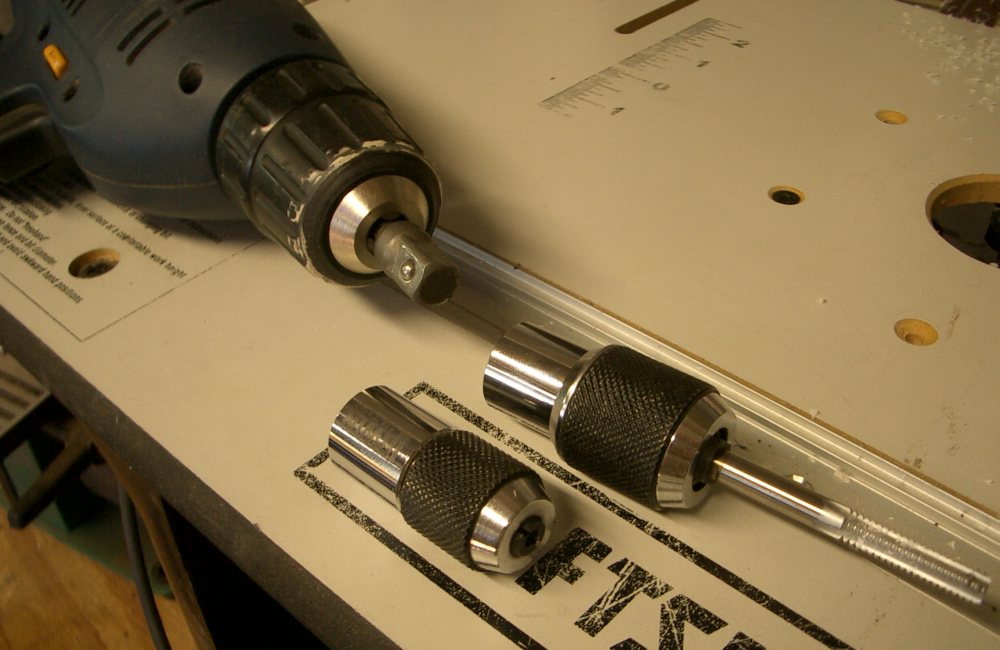 [tap+chuck+on+drill+2.jpg]