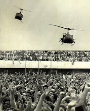 Helicópteros do exército sobrevoam o Estádio da Vila Euclides, em São Bernardo do Campo/SP