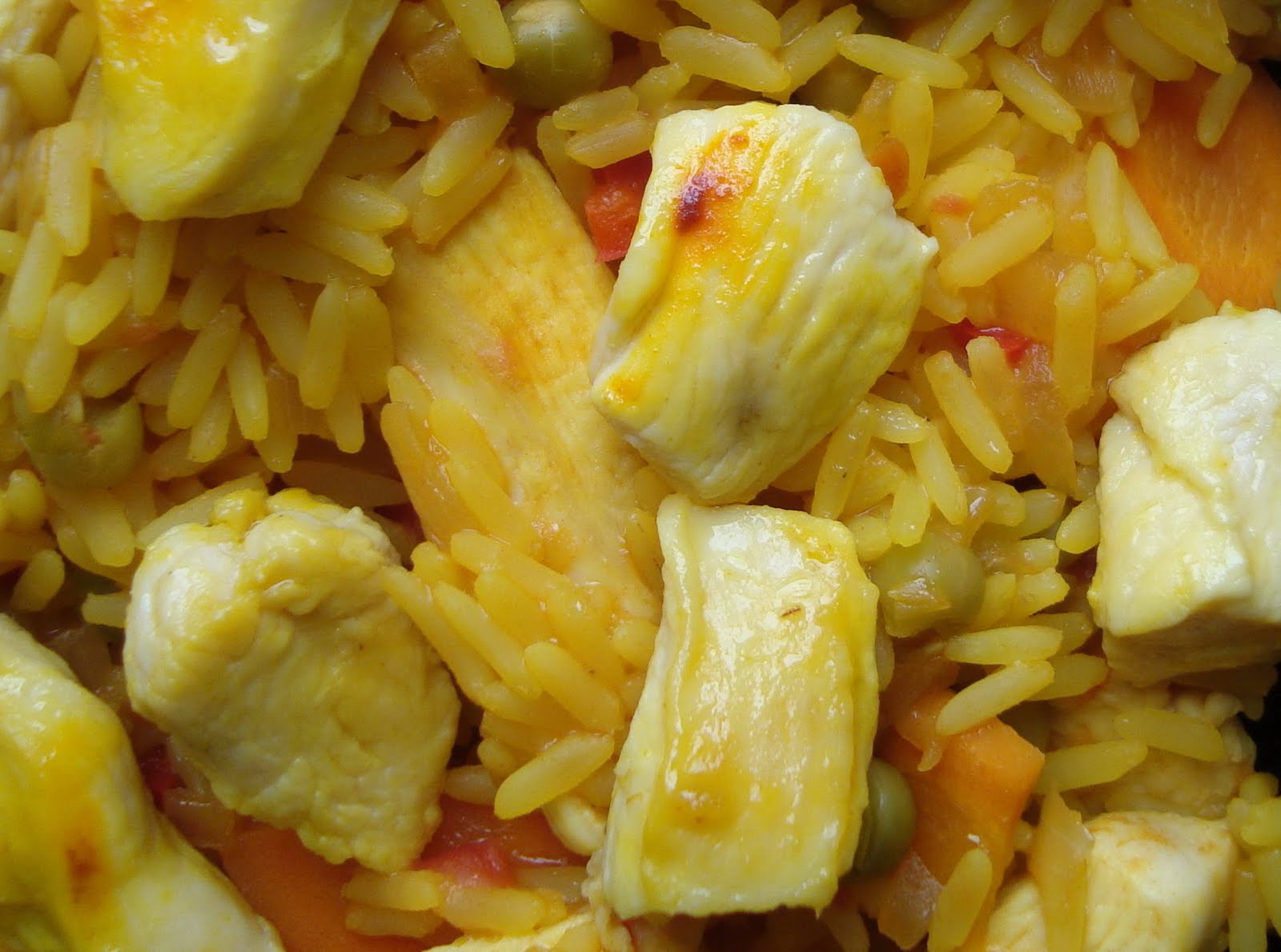 Con el tenedor en la mano: Arroz con pollo y azafrán