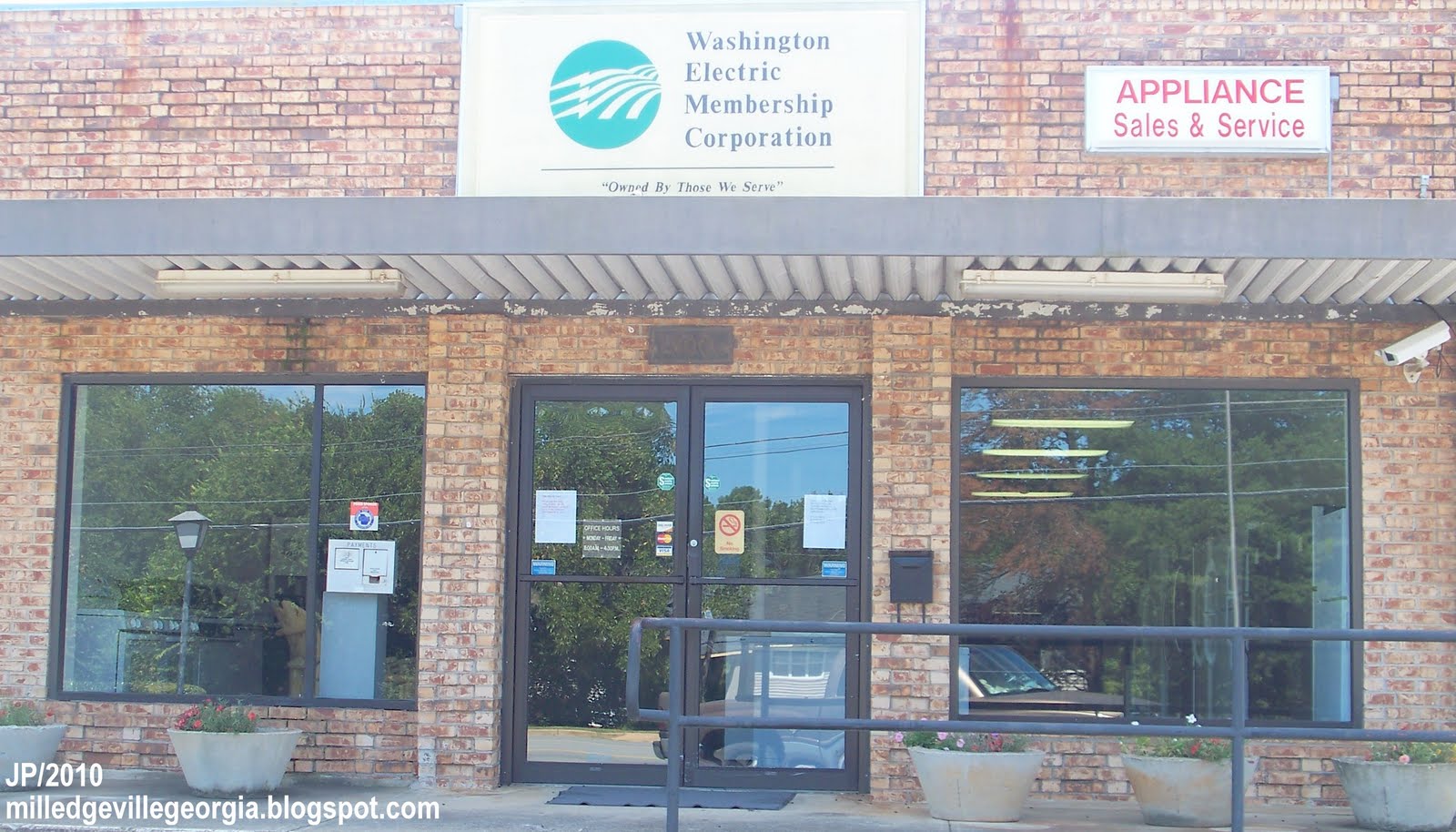 Milledgeville GA. College Church Hospital Restaurant Attorney Bank