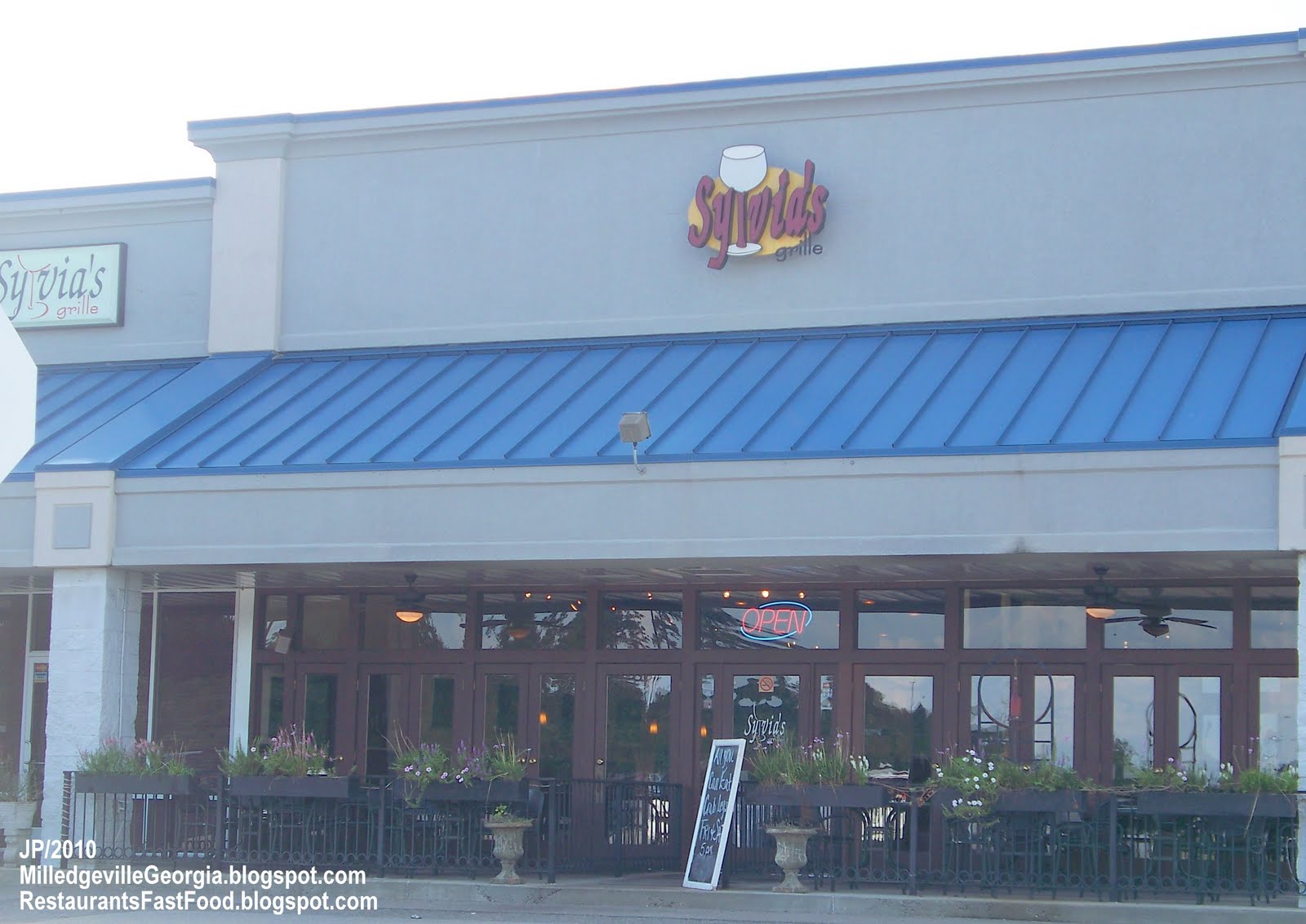 Milledgeville GA. College Church Hospital Restaurant Attorney Bank