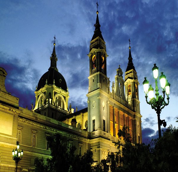 [04_CATEDRA-DE-LA-ALMUDENA-MADRID_01.jpg]