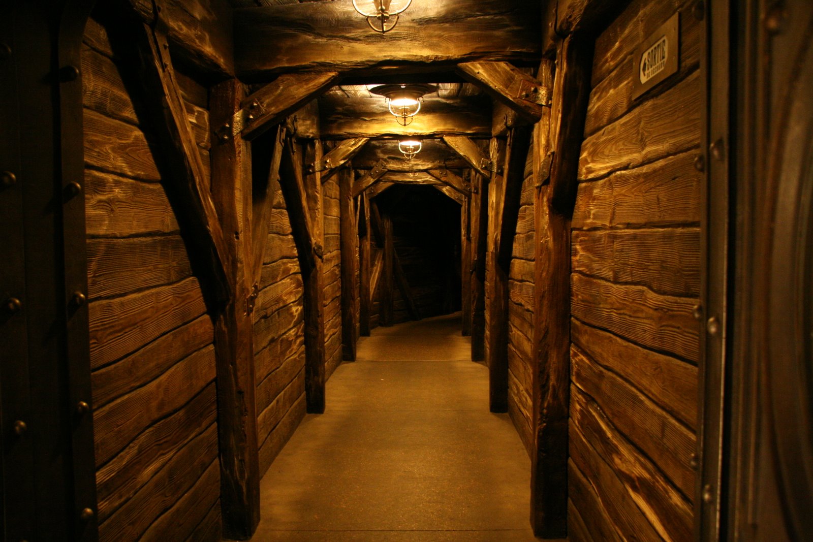 [entrance+hall+way.JPG]