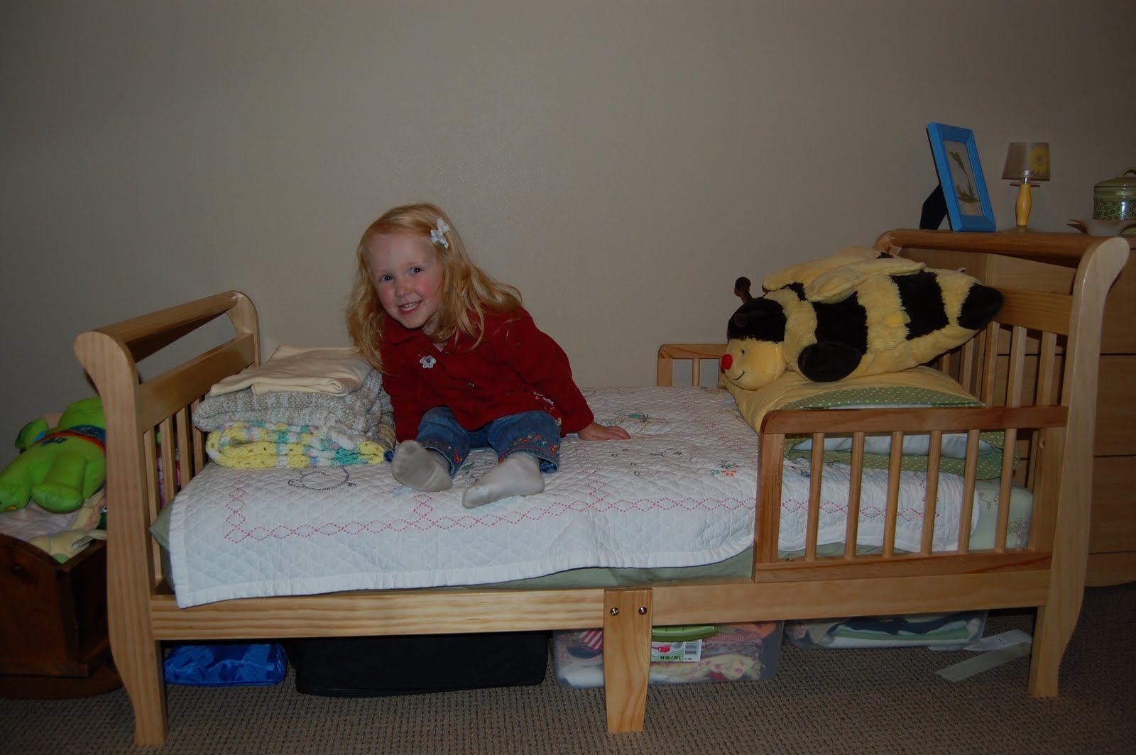 edwards-happenings-little-girl-bed