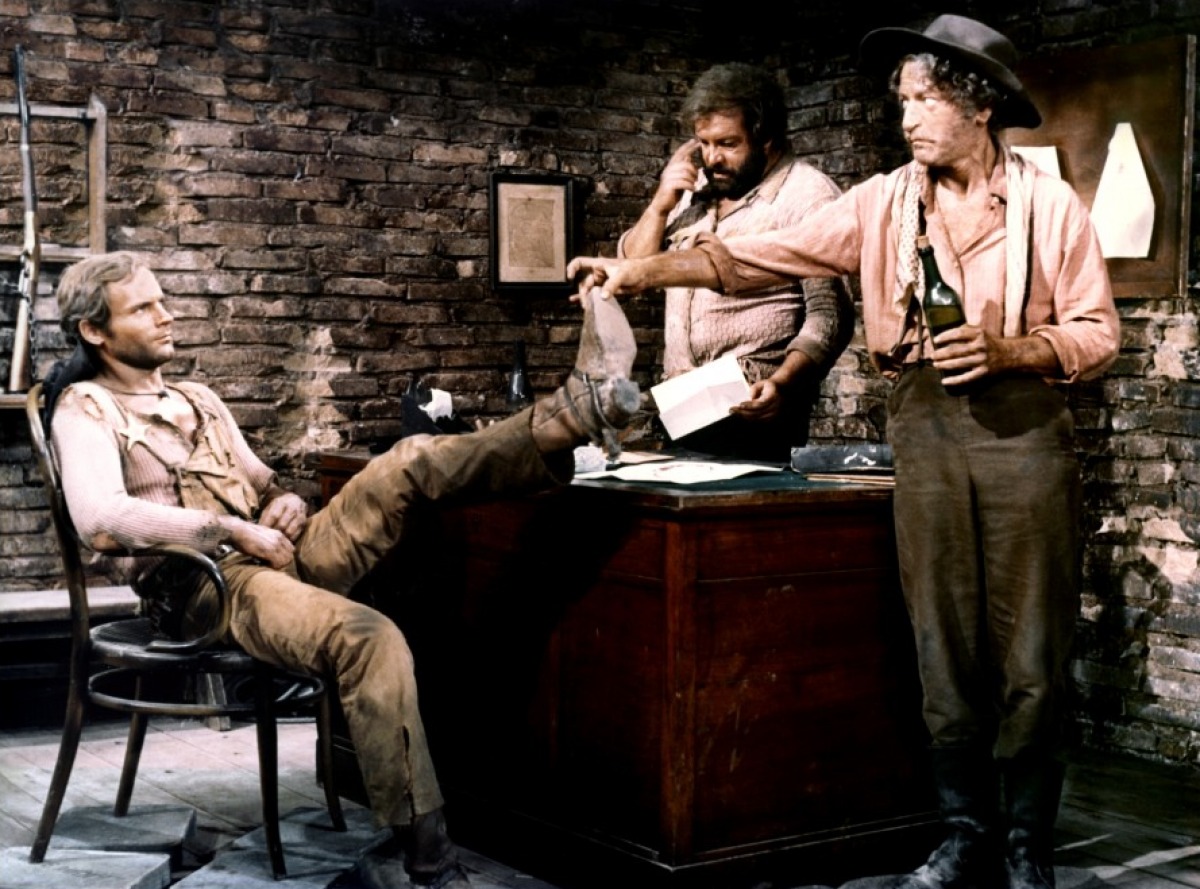 Винс вон и оуэн уилсон. Теренс хилл и бад спенсер вестерн. Джей и молчаливый боб джей. Комедия про святую троицу. С троицей поздравления.