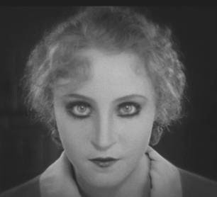 If you have never watched Brigitte Helm in Fritz Lang's Metropolis, well, you're missing out.