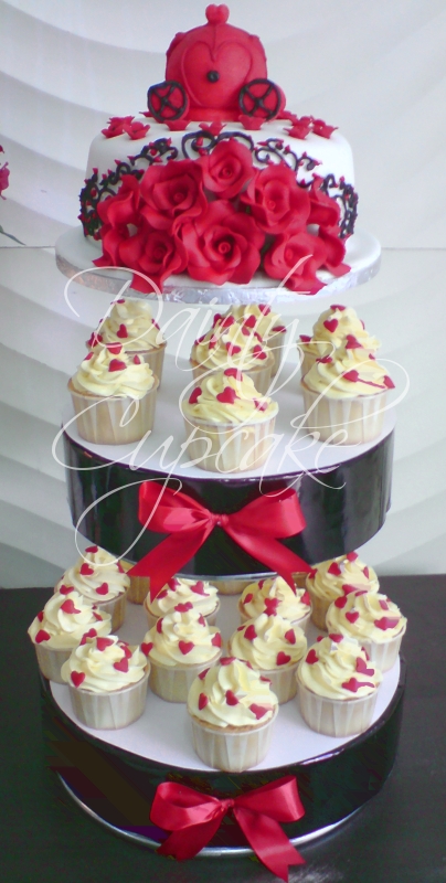 Red Queen Wedding  Cake  Dainty Cupcake 