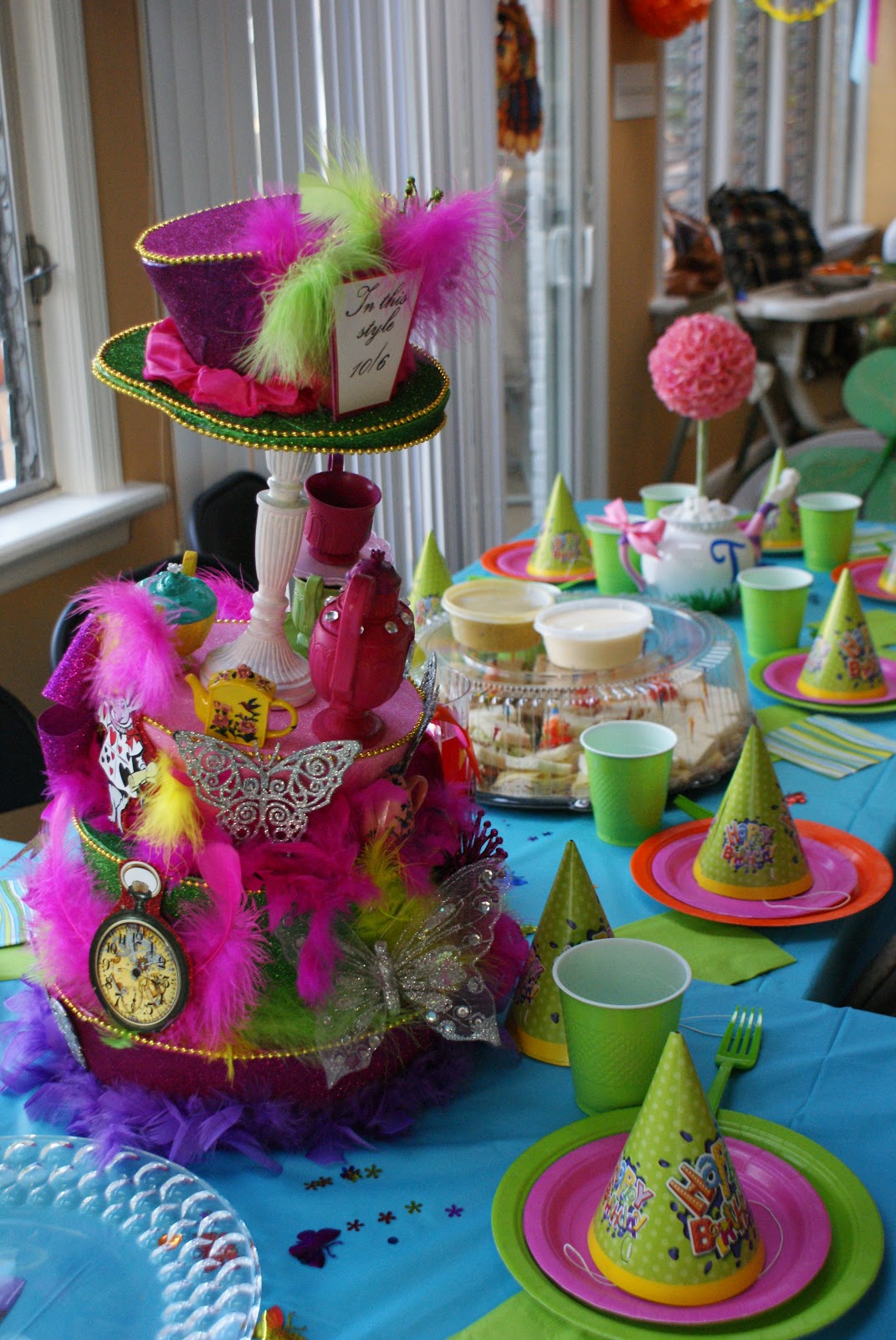 Paper Chick: Alice in Wonderland Birthday Party Centerpiece