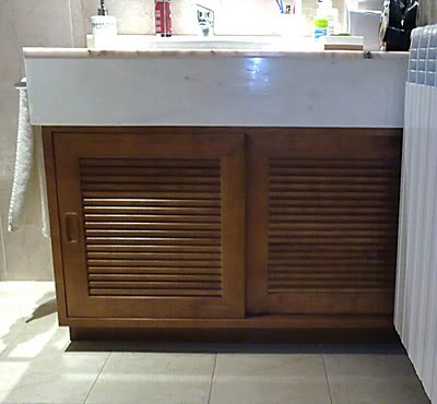 Armario bajo lavabo en madera de cerezo