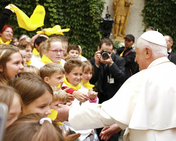 [bendedict+with+children.jpg]