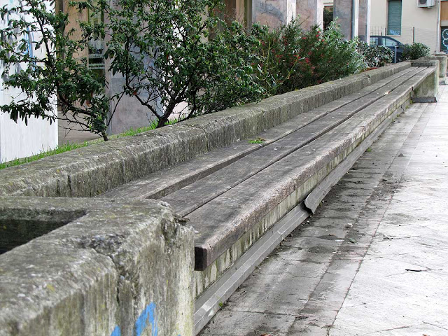 Long bench, Piazza Attias, Livorno