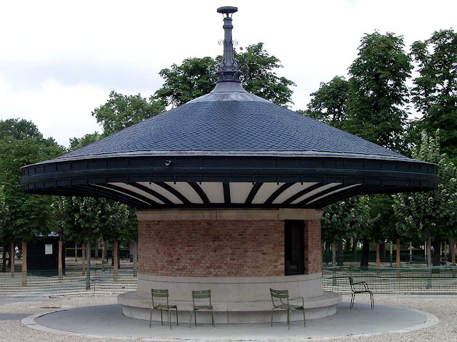 Round covered bench, Jardin du Luxembourg, Paris