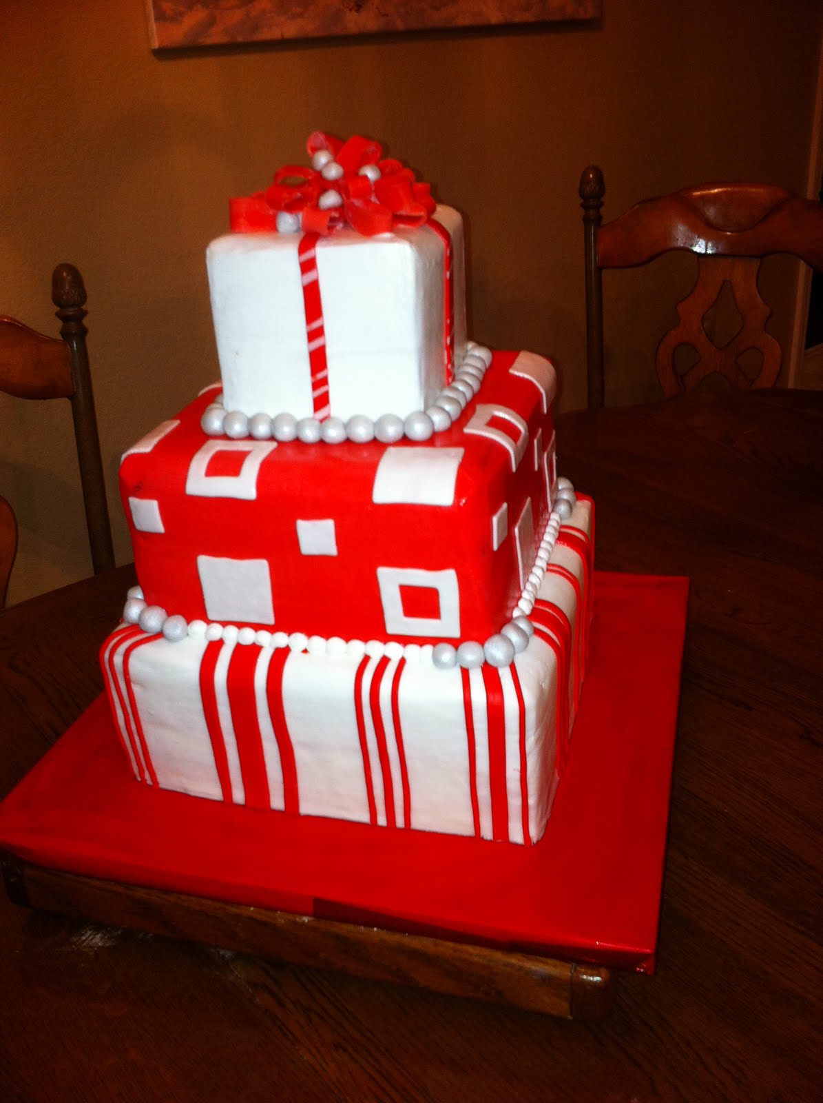 Love "Eden" Cake! ~Christmas Present Cake~
