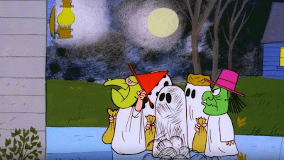 http://1.bp.blogspot.com/_OhcdaGi2G1I/SQueDsbZ8_I/AAAAAAAABm4/scbIDQ6FYS0/s400/peanuts-halloween-trick-or-treat.jpg