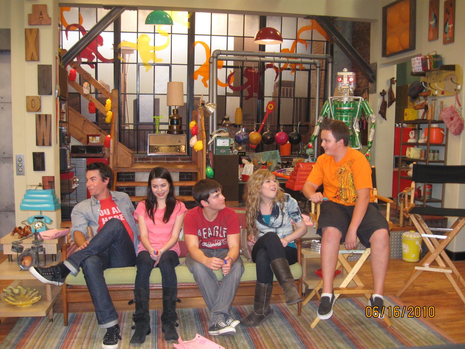 Gallery of Icarly New Room.