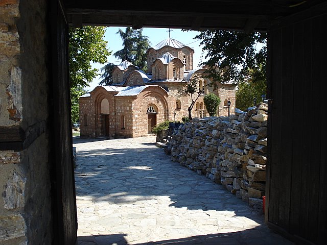 [676184152210_0_BG.jpg]