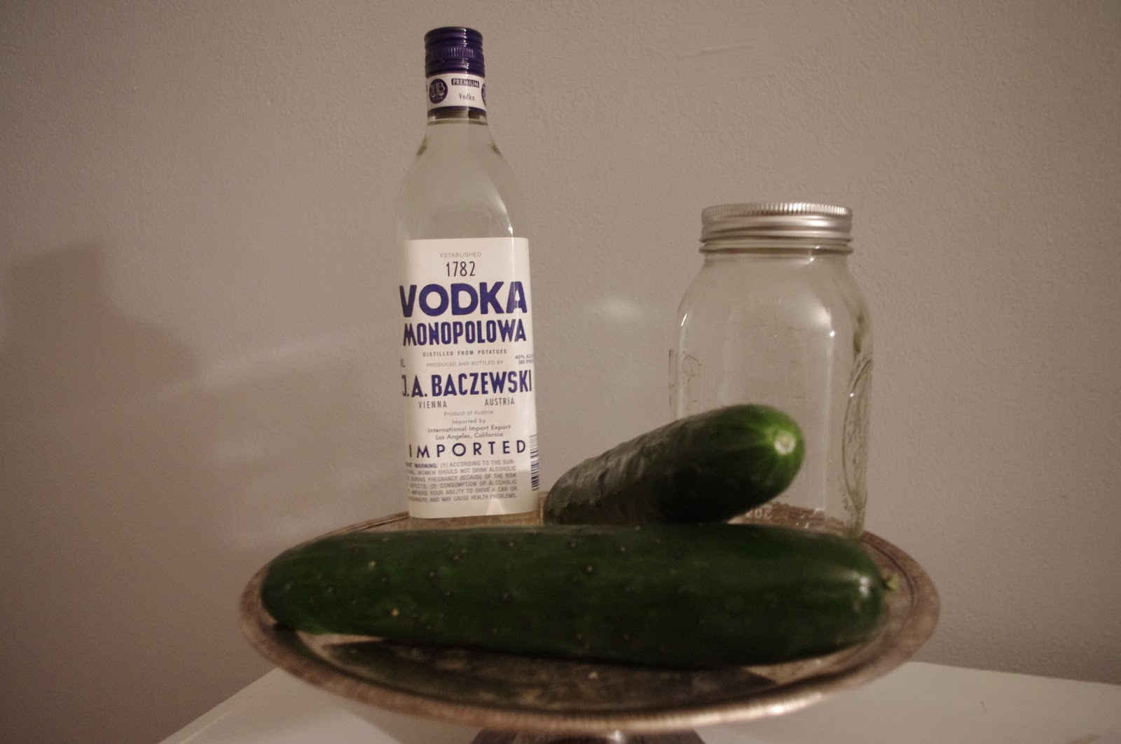 happy hour honeys DIY Cucumber Infused Vodka (plus bonus Emlit recipe!)