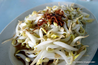 Kelly C: Yip Kee Roadside Chicken Rice Stall @ Kepong