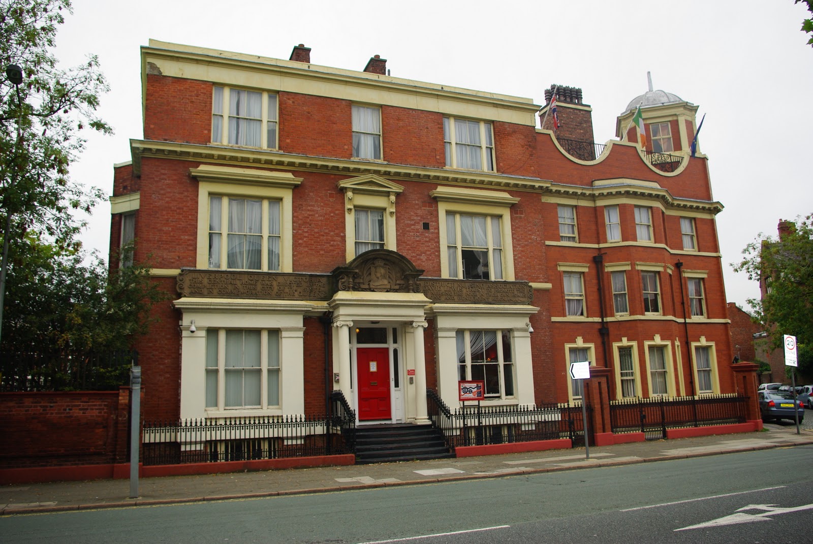 The French Wanderer in the Uk A la recherche de Road Street