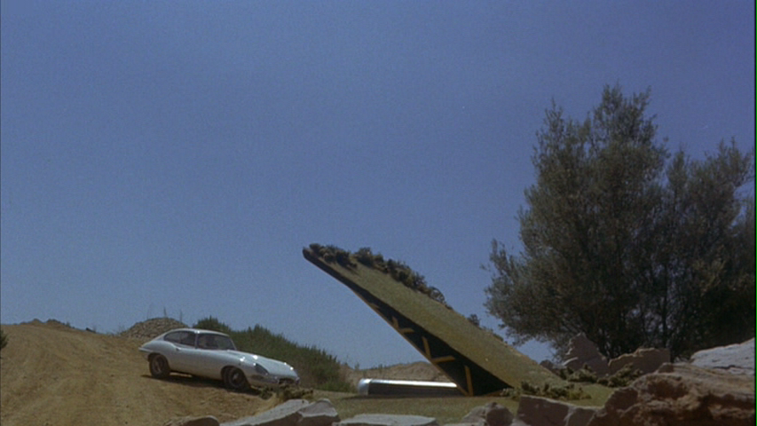 [Diabolik_Jaguar_lair_entrance.png]