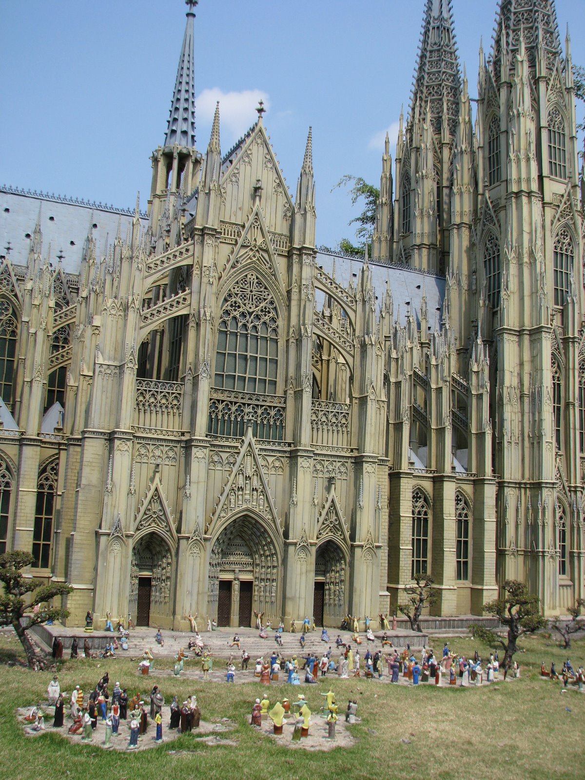 [cologne-cathedral_0900.JPG]