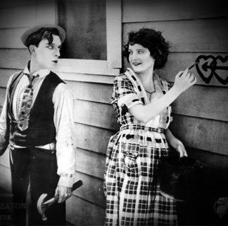 http://1.bp.blogspot.com/_P92UVn_TABg/RvtANZyqoeI/AAAAAAAAAd4/m05BWGRS40g/s400/buster-keaton.jpg