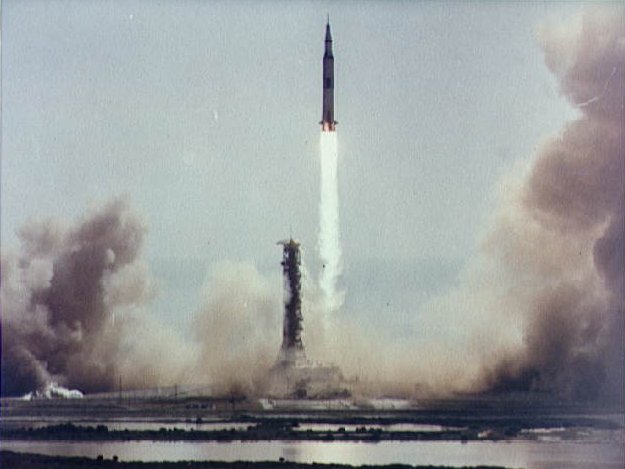 [apollo11liftoff3.jpg]