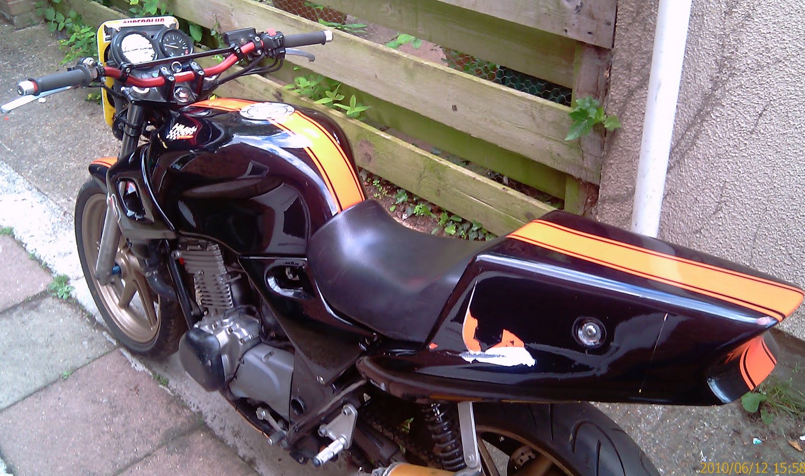 Fatblokeonbike Thundersports 500: Honda CB 500 race bike