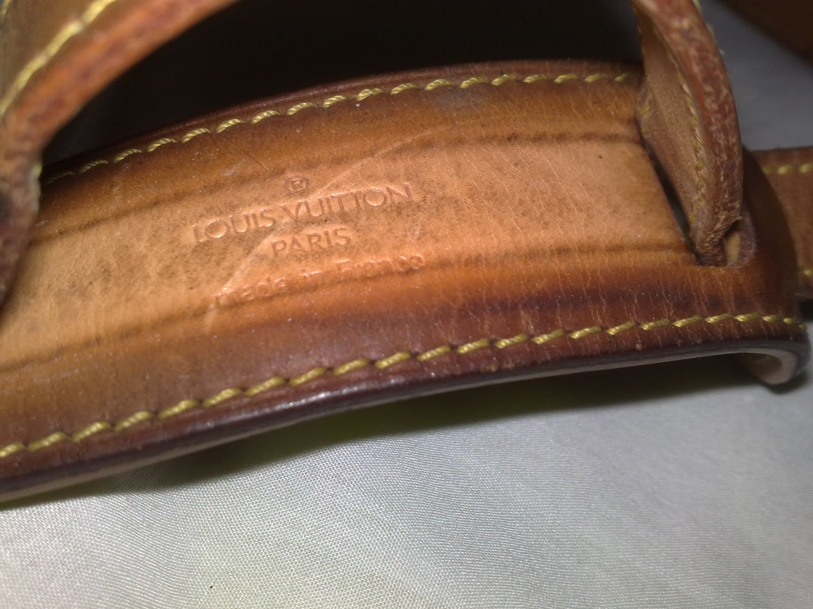 pArT tiMe bUnDLe: Louis Vuitton Monogram Sling Bag (SOLD)