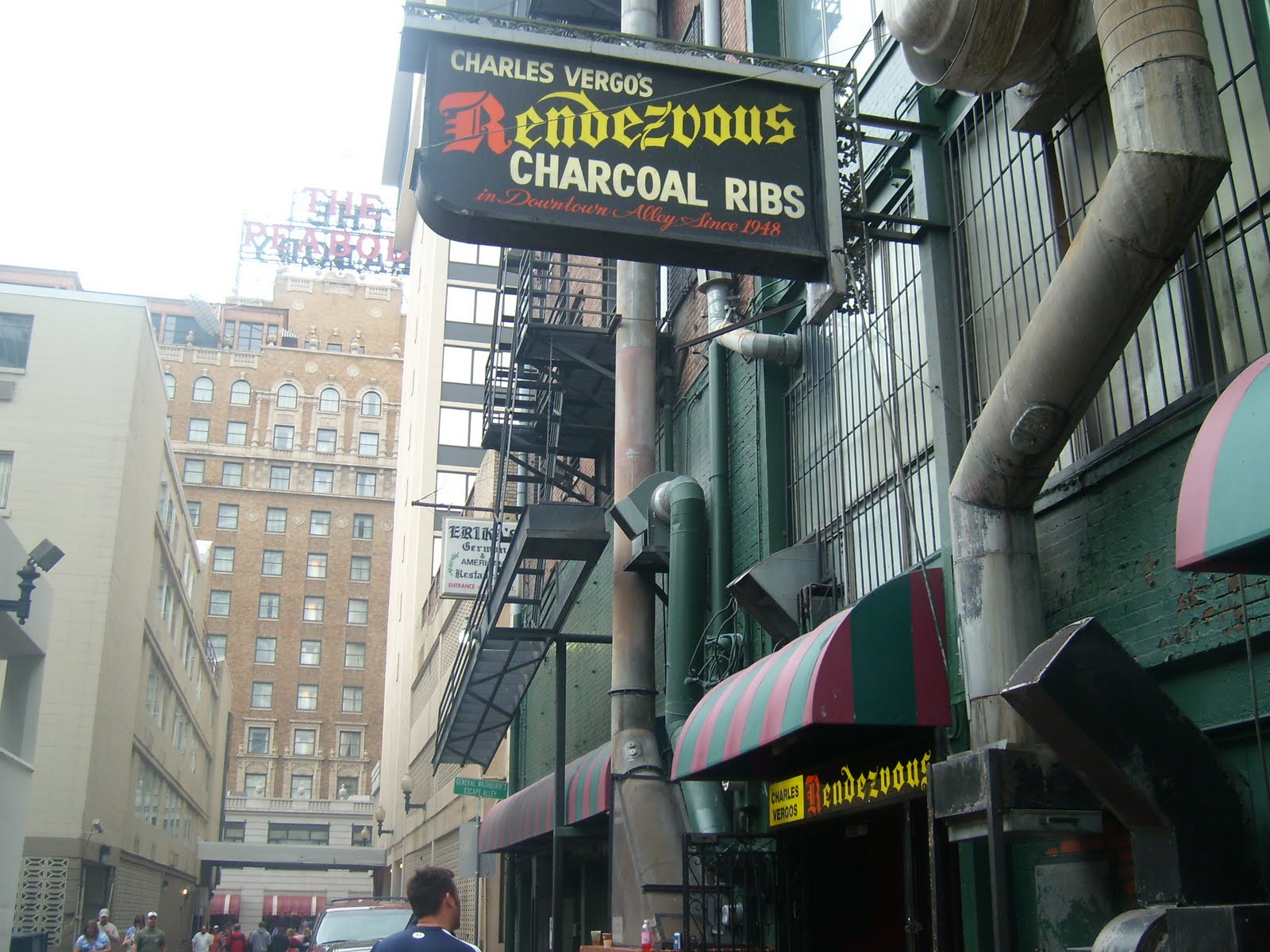 Keeping up with the Kelley's! Rendezvous Charcoal Ribs! THE BEST