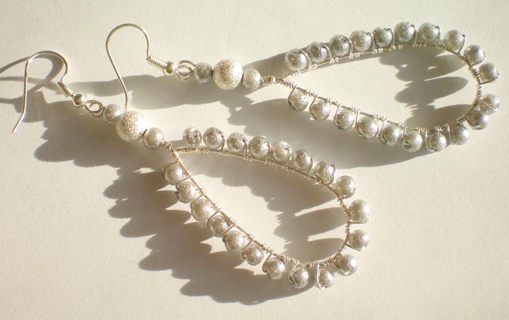 [srebrzysta+elegancja+kolczyki.jpg]