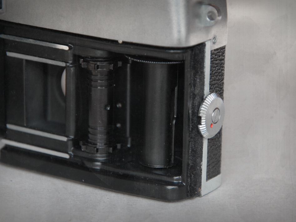 ANALOG CAMERA FOR DUMMIES PETRI 7 FILM PLACEMENT